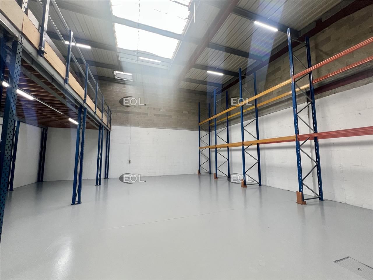 Location Local d'activités 354 m² non divisibles