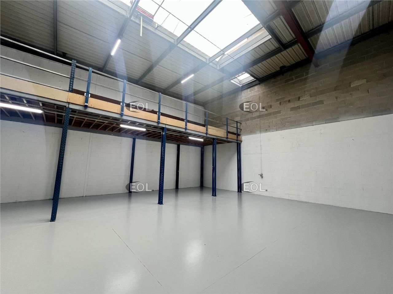 A louer - local d'activité de 354 m²