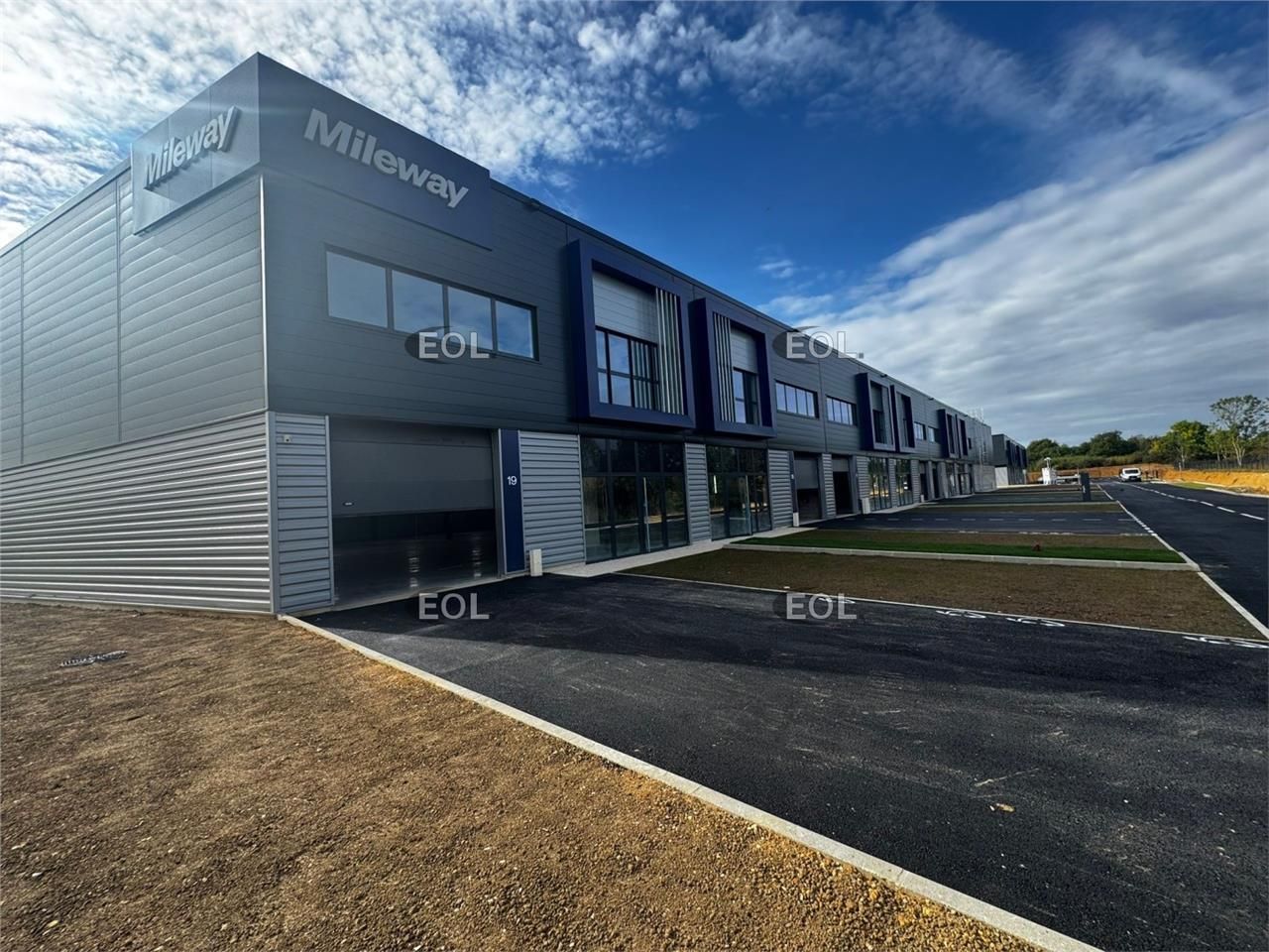 Location Local d'activités 3876 m² divisibles à partir de 306 m²