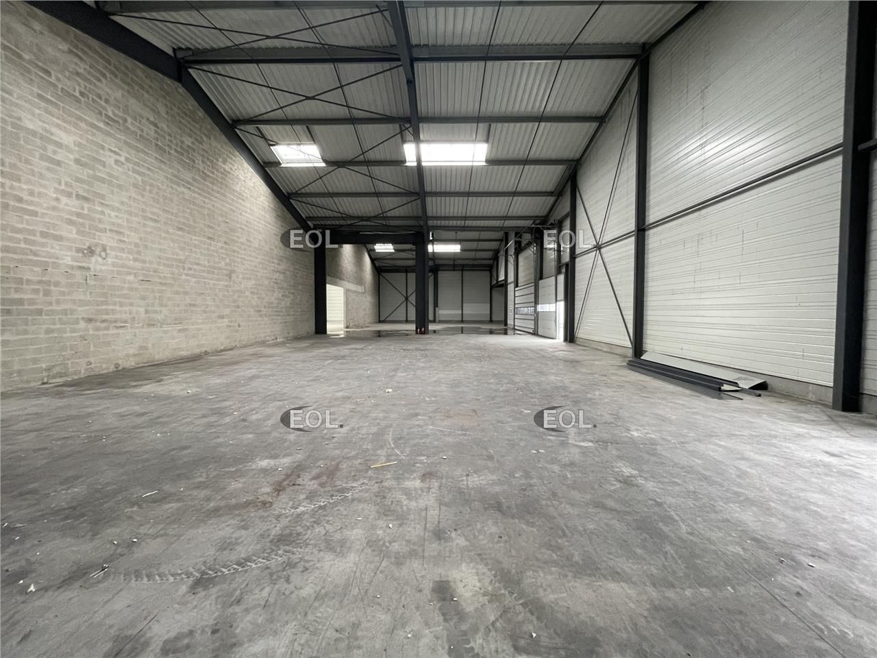 A LOUER : Local d'activités rénové
