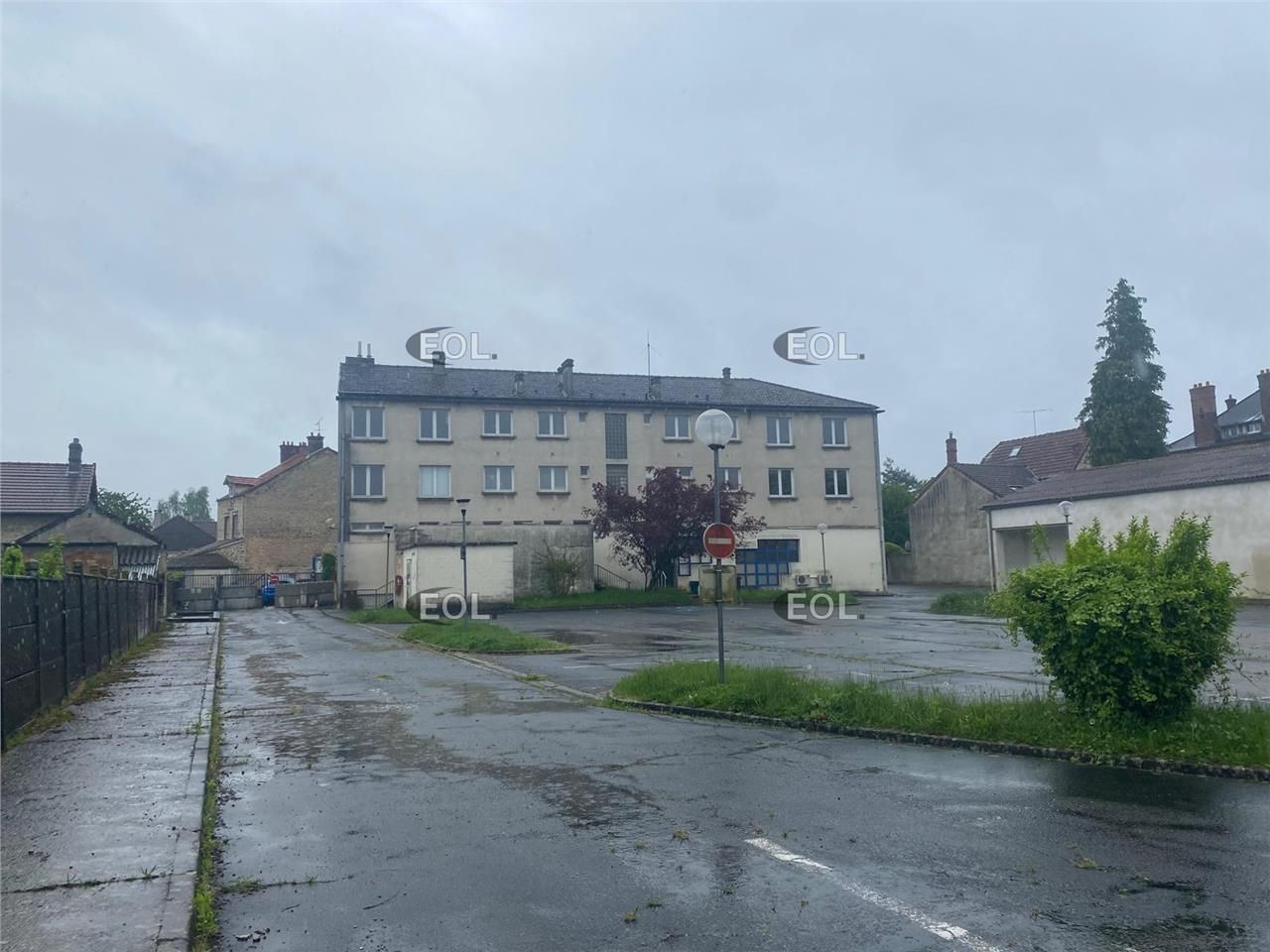 Ensemble immobilier de 1 977 m² - à vendre - Nangis (77)