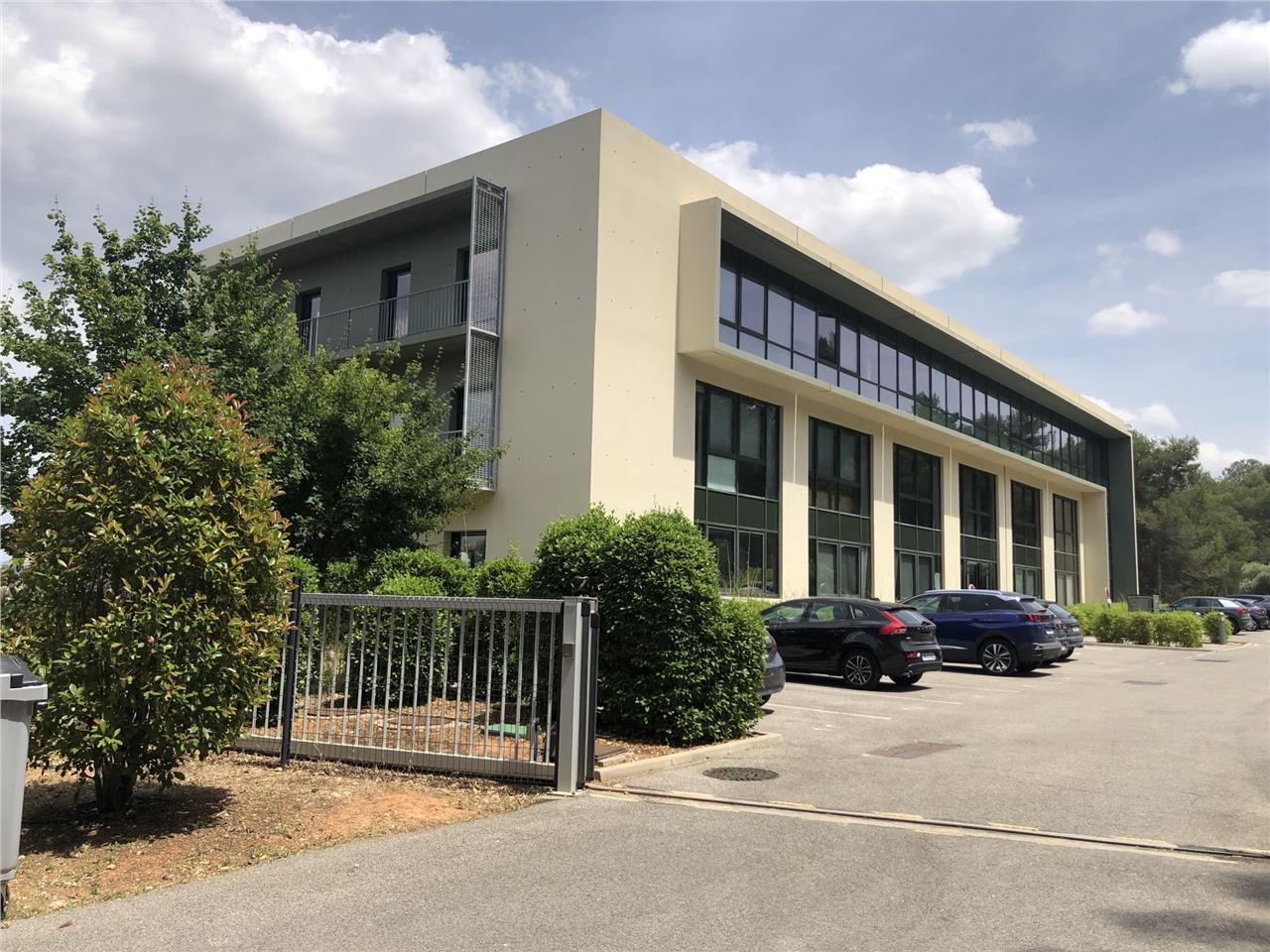 CBRE vous propose des bureaux de 70 m² environ à