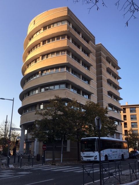 A proximité du centre-ville d'Aix en Provence, CB