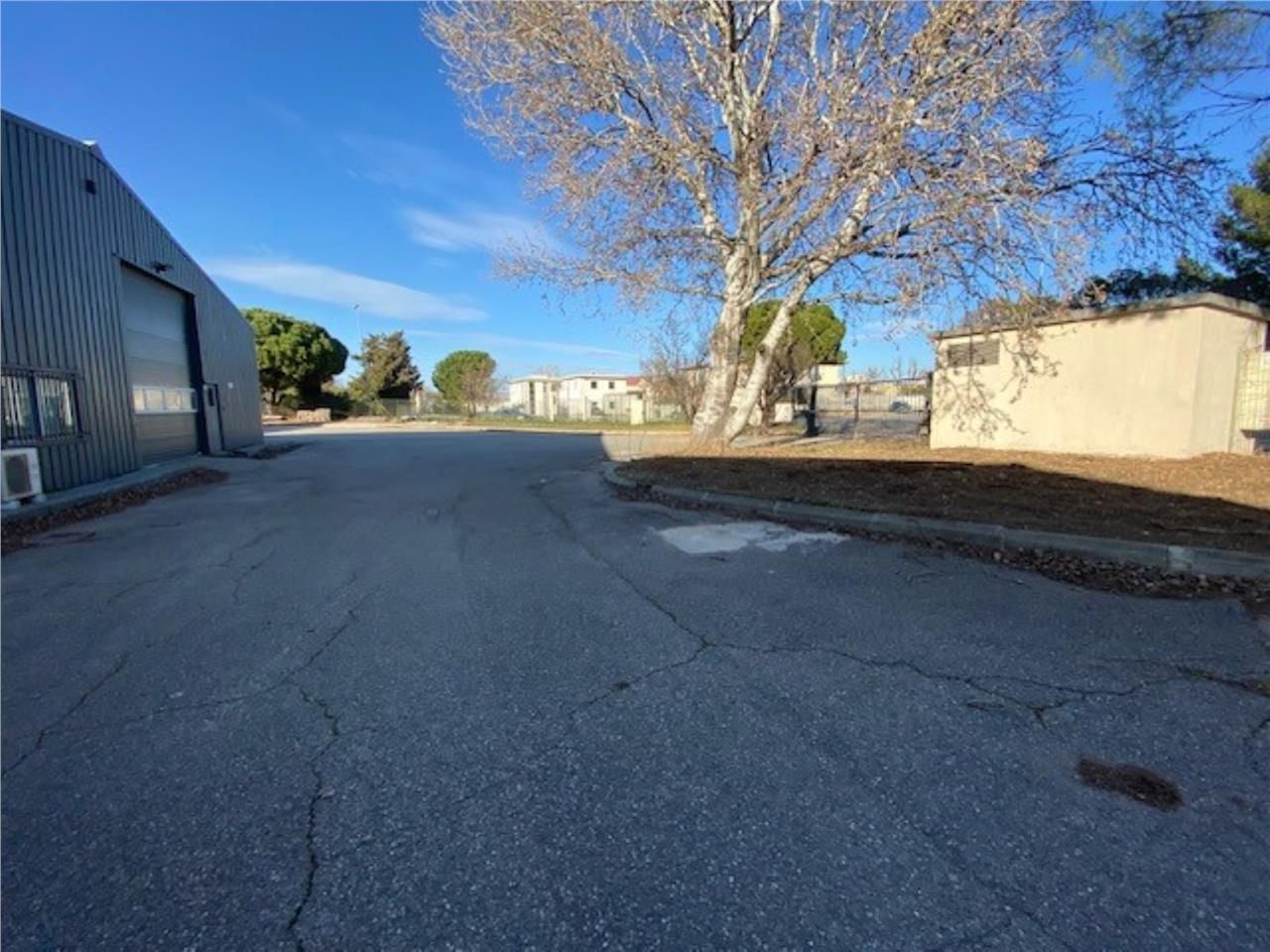 CBRE vous propose des locaux d'activité de 2 000 