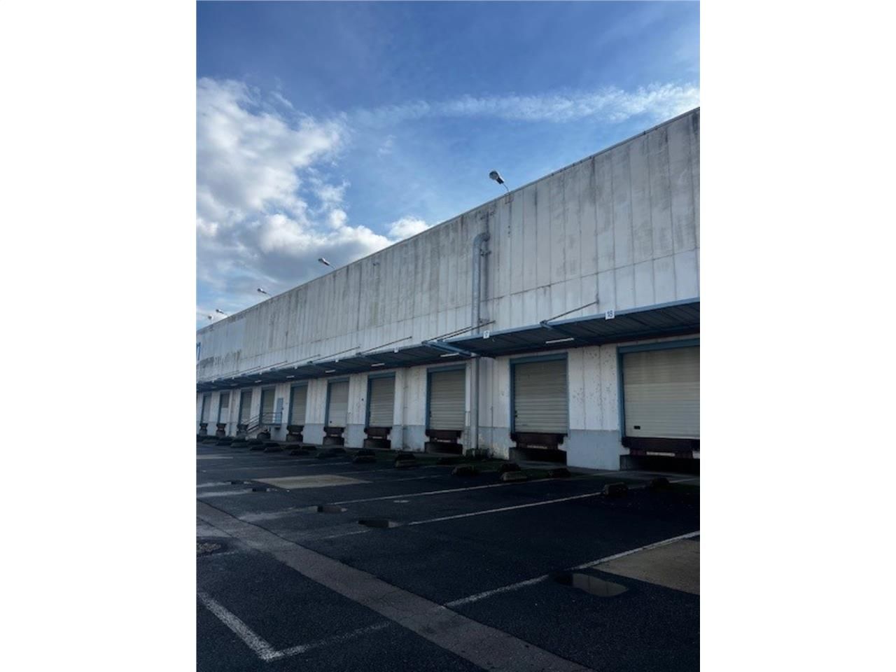 CBRE vous propose un bâtiment logistique de 33 72