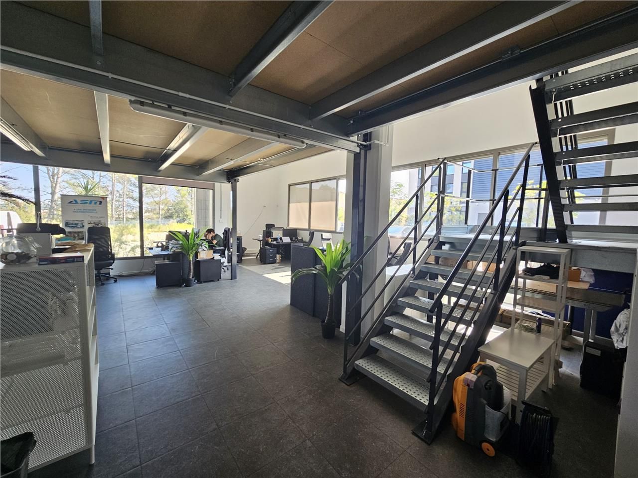 CBRE vous propose une surface récente de 215 m² e