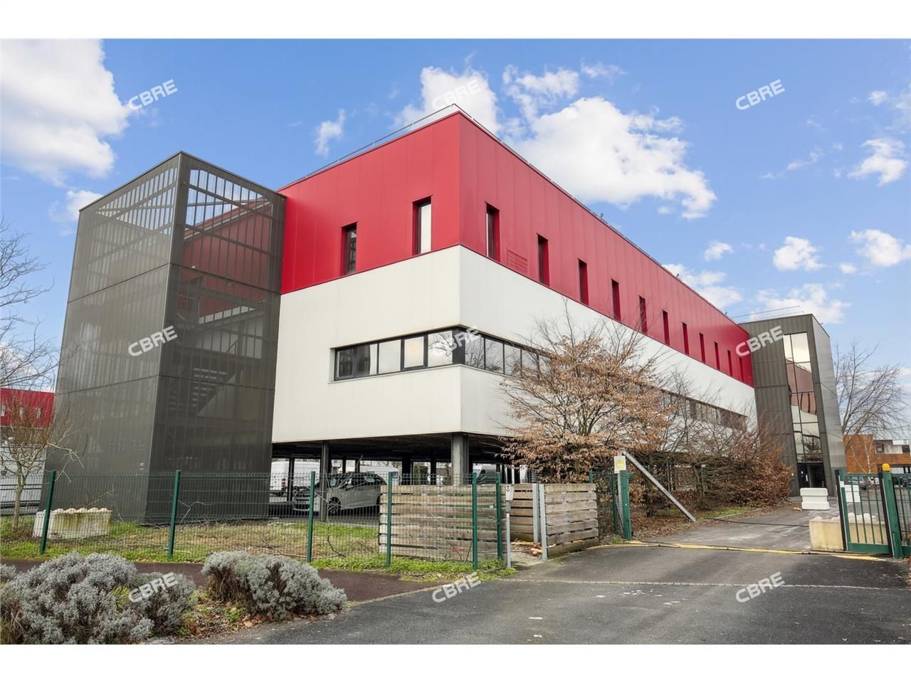 A louer bureaux à Mérignac (33700). Dans un immeu