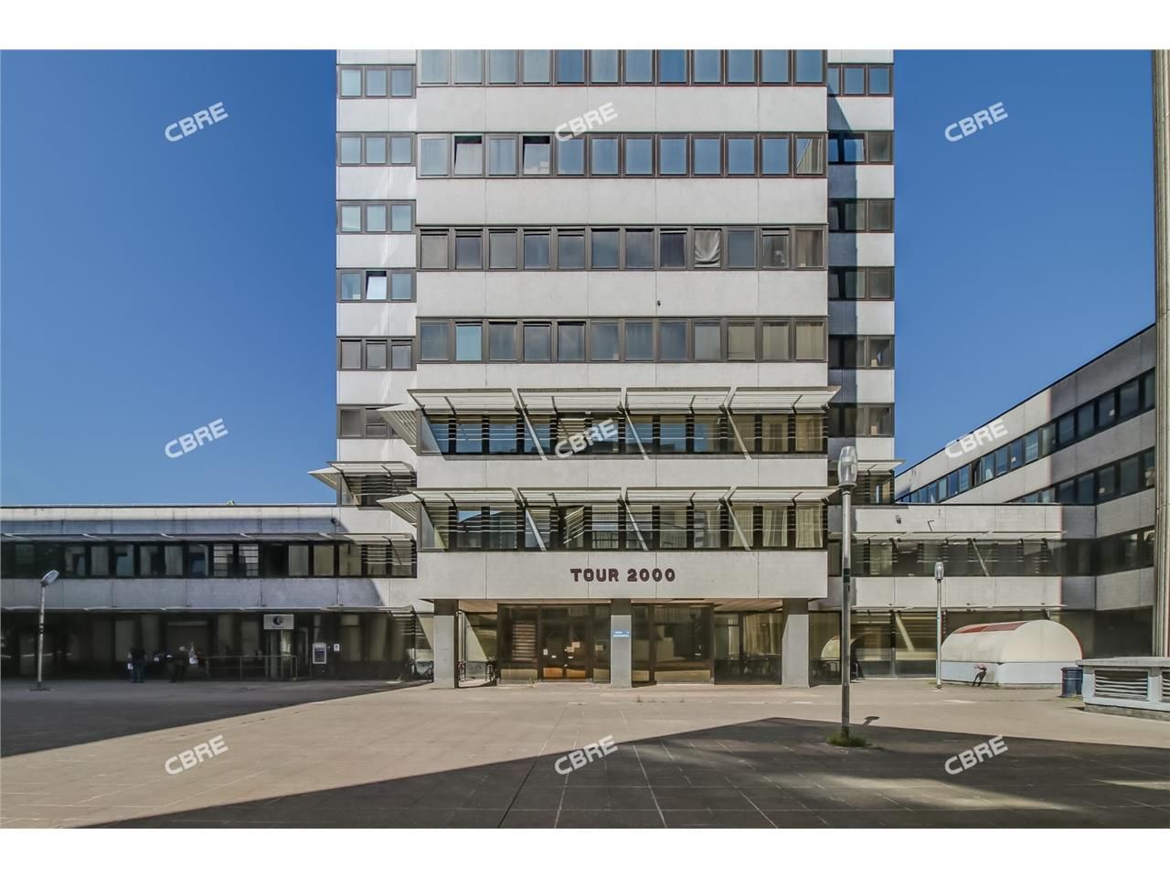 Quartier Mériadeck, au pied du tramway, d'un park