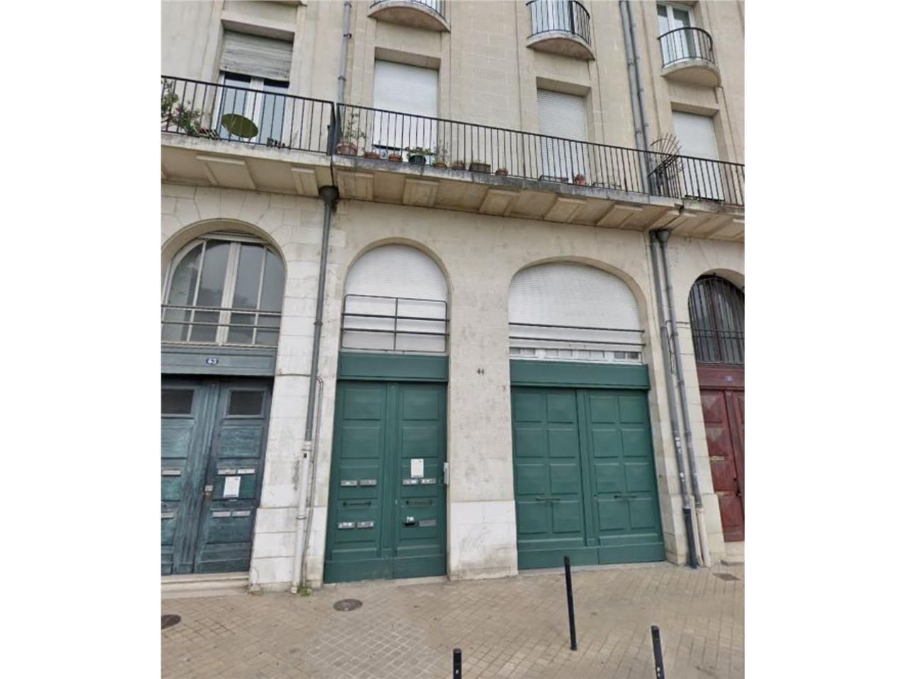 A VENDRE ou A LOUER, CBRE vous propose des bureau