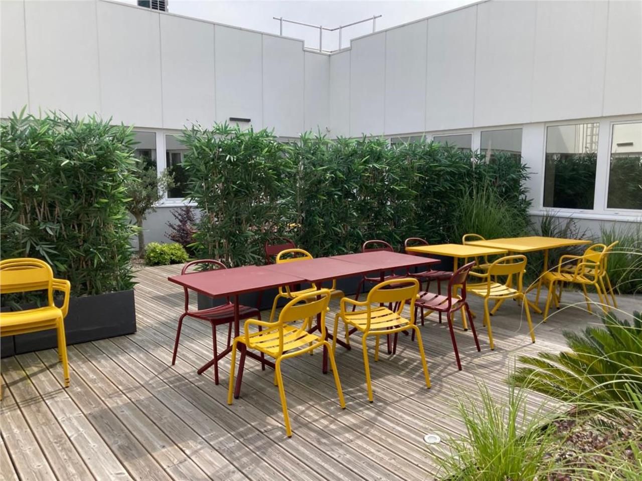 A louer dans le parc Héliopolis à Mérignac, à pro