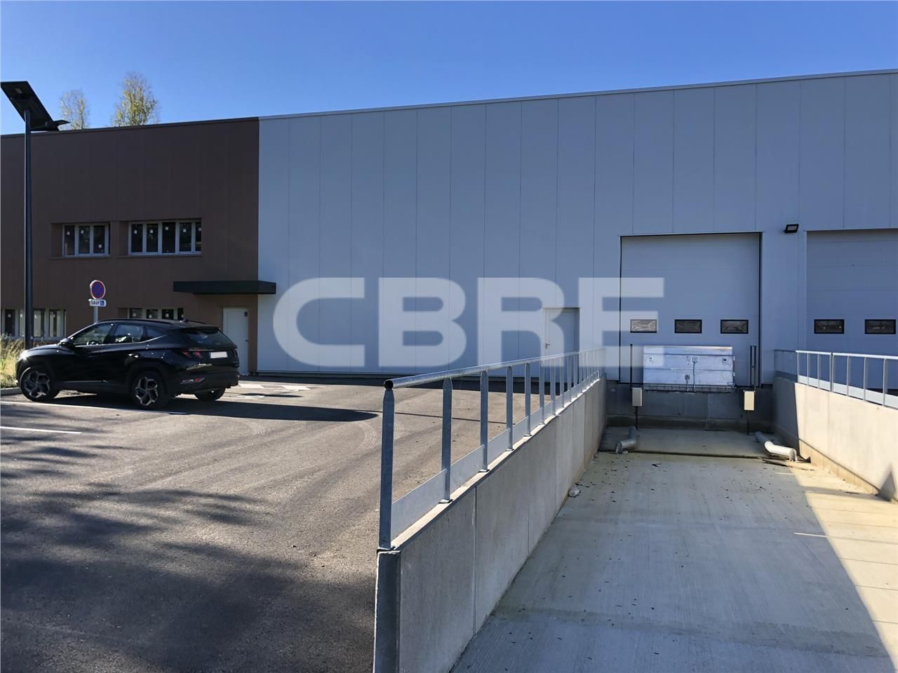 A LOUER, entrepôt de 2100m² au coeur de la zone d