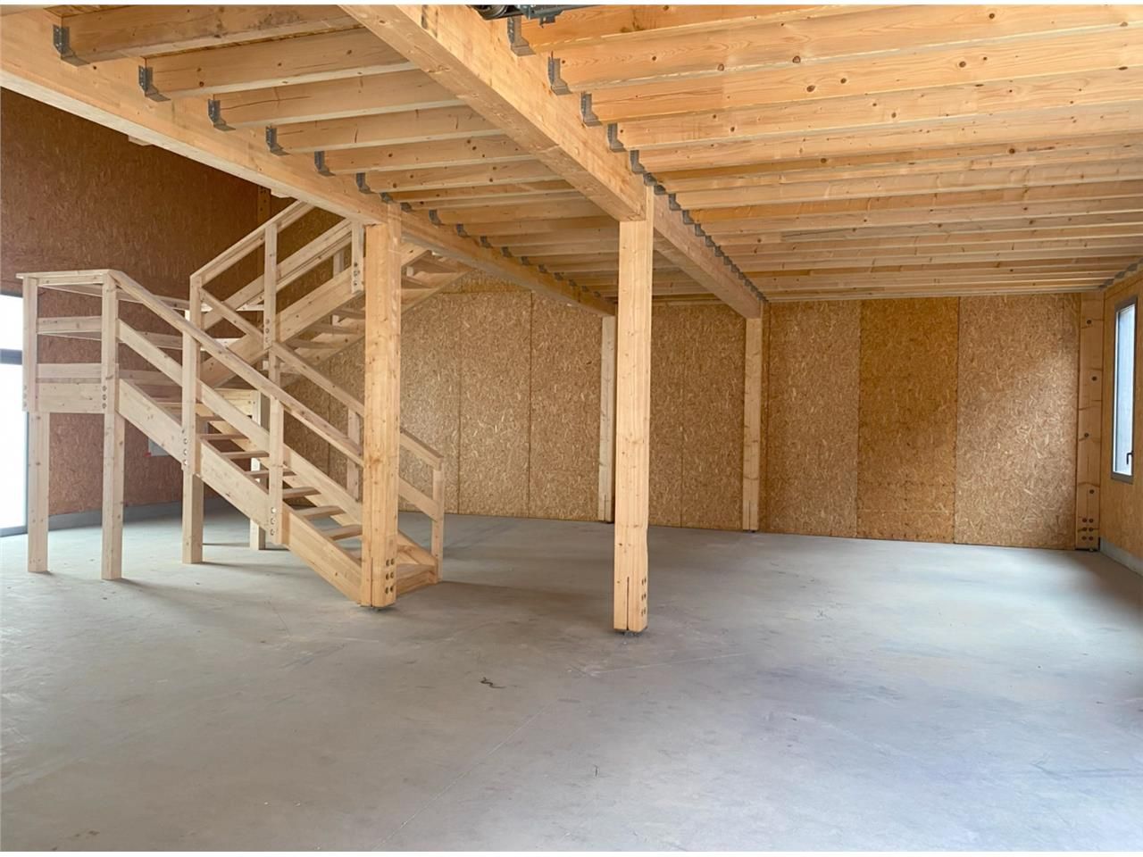 EXCLUSIVITE - Locaux d'activités à vendre - LE HA