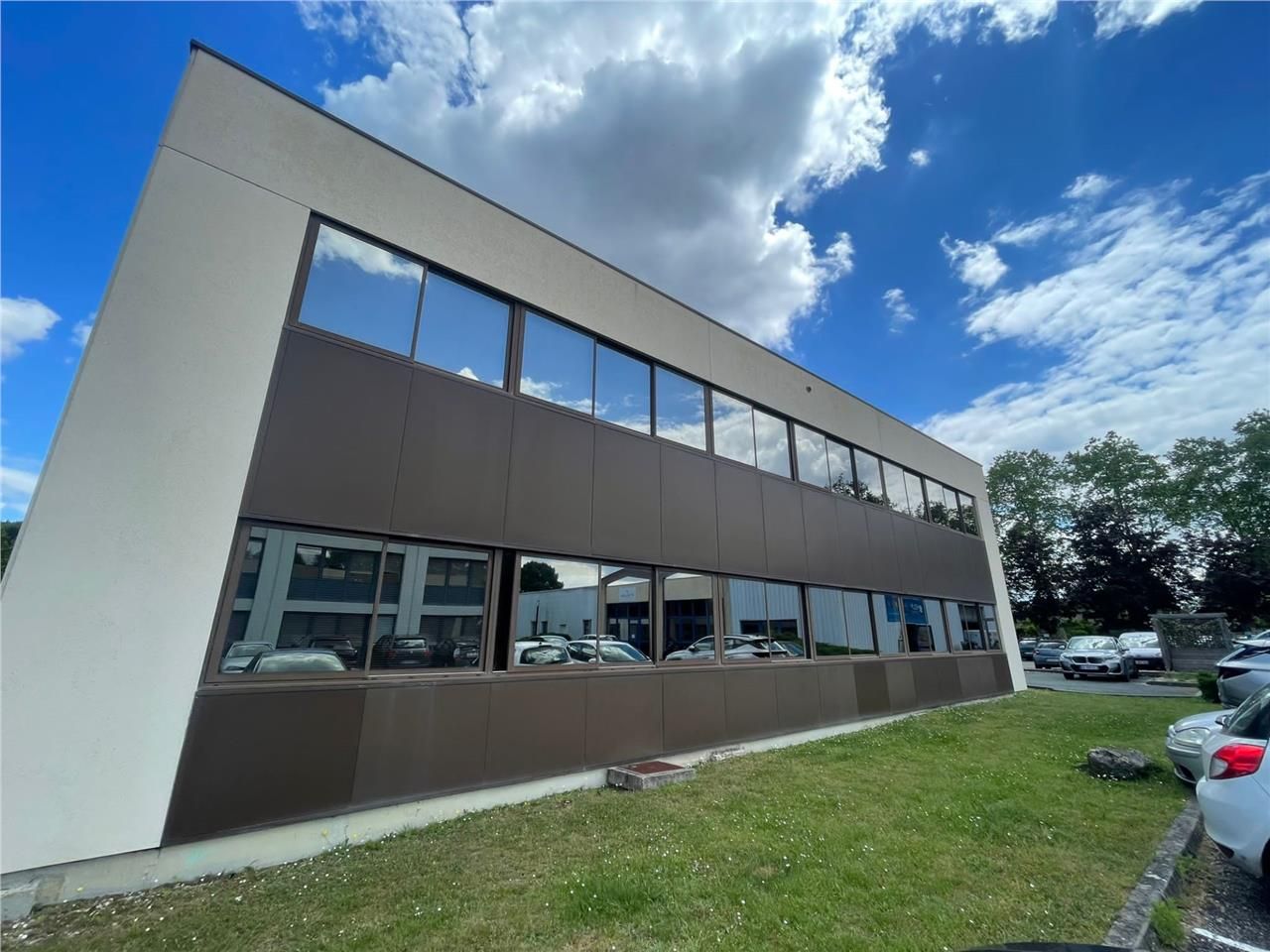 GRADIGNAN - CBRE vous propose à location des surf