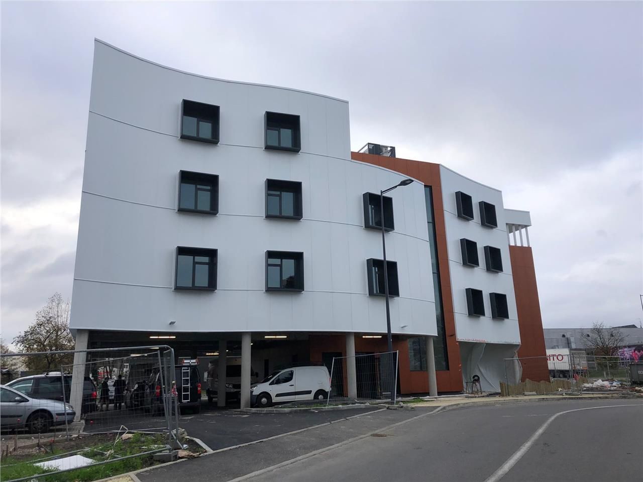 A VENDRE OU A LOUER, CBRE vous propose deux lots 