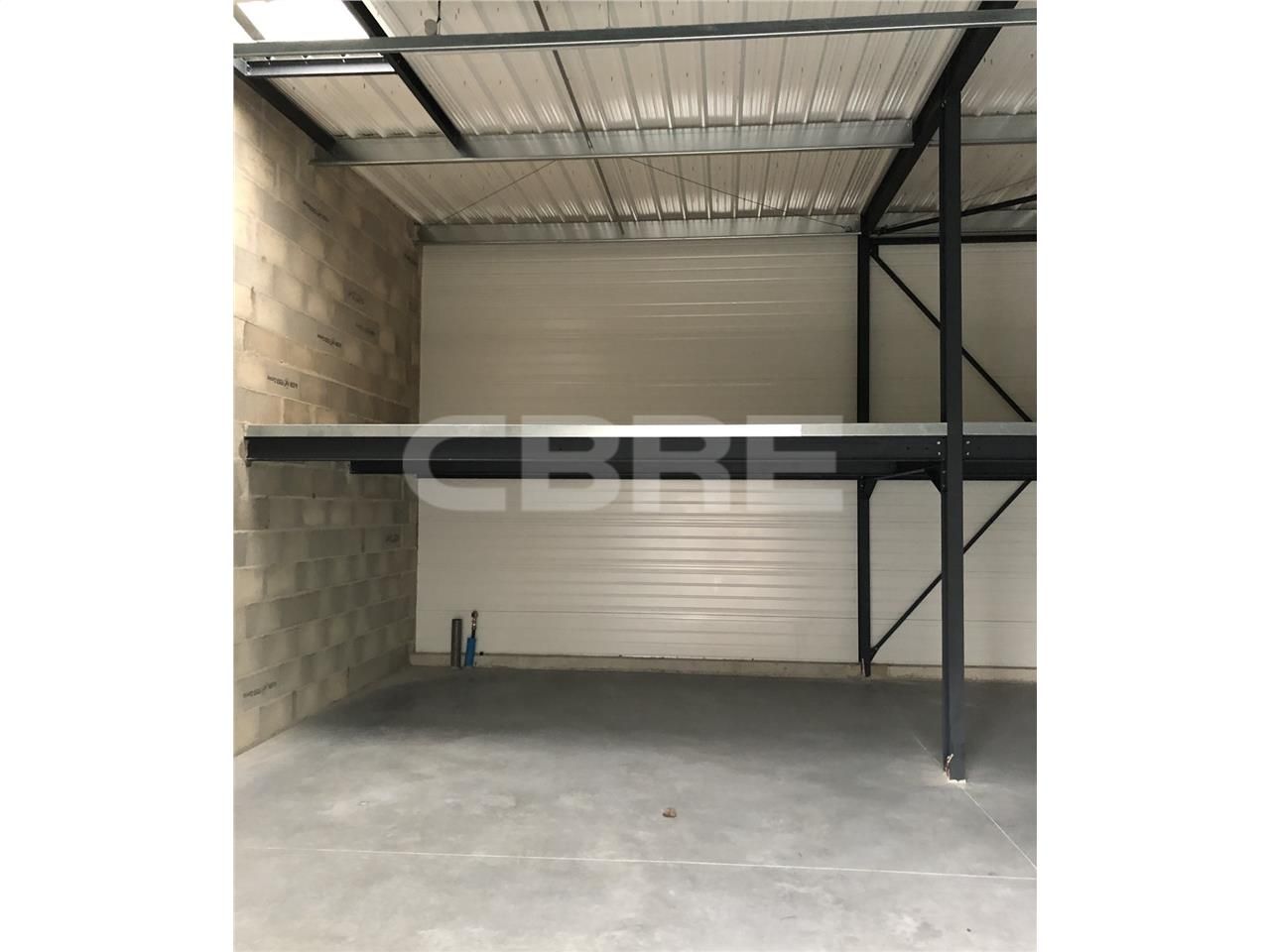 A LOUER, deux locaux d'activités mitoyens de 120 