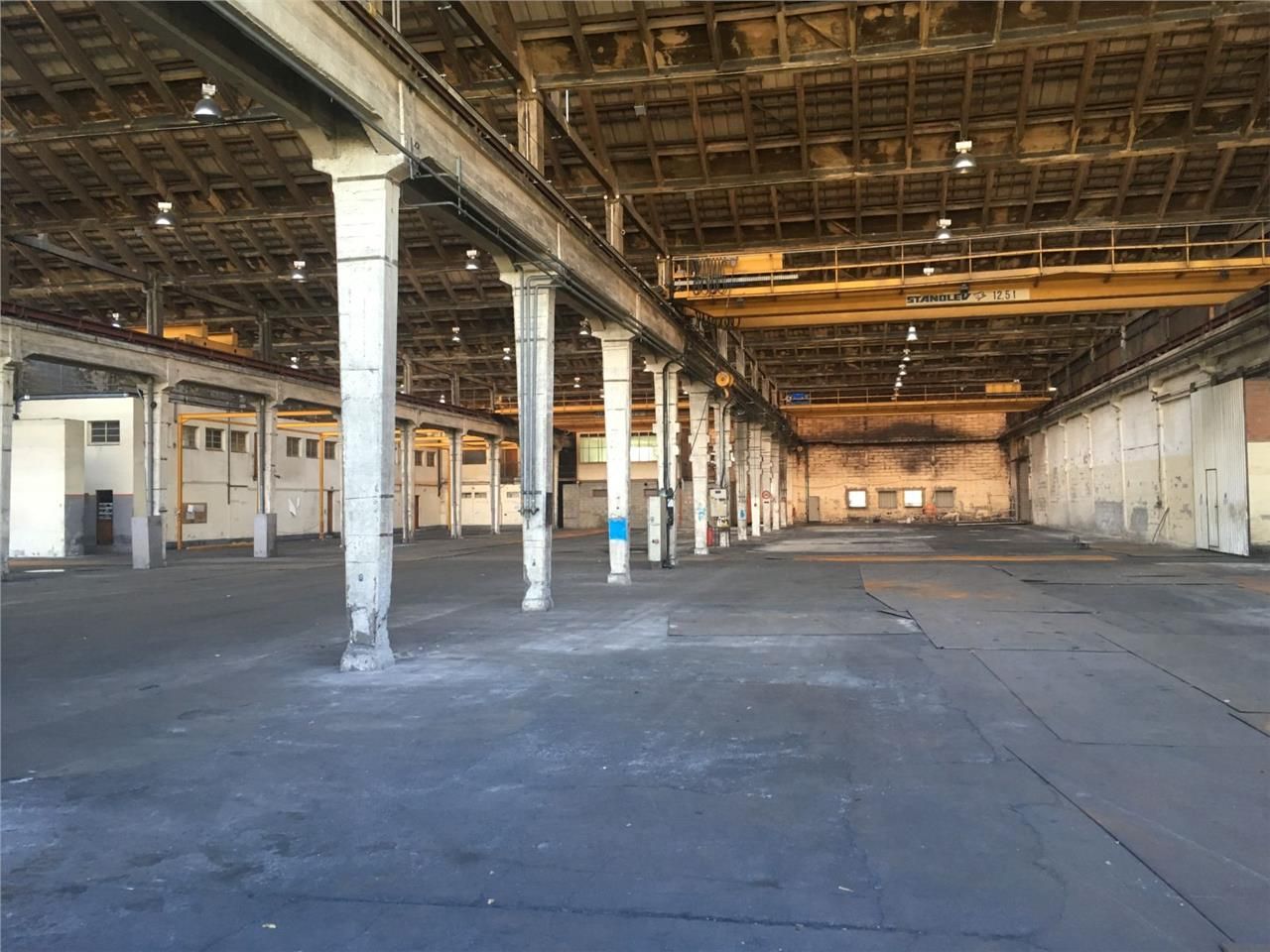 A LOUER entrepôt de 5 600 m² divisible à partir d