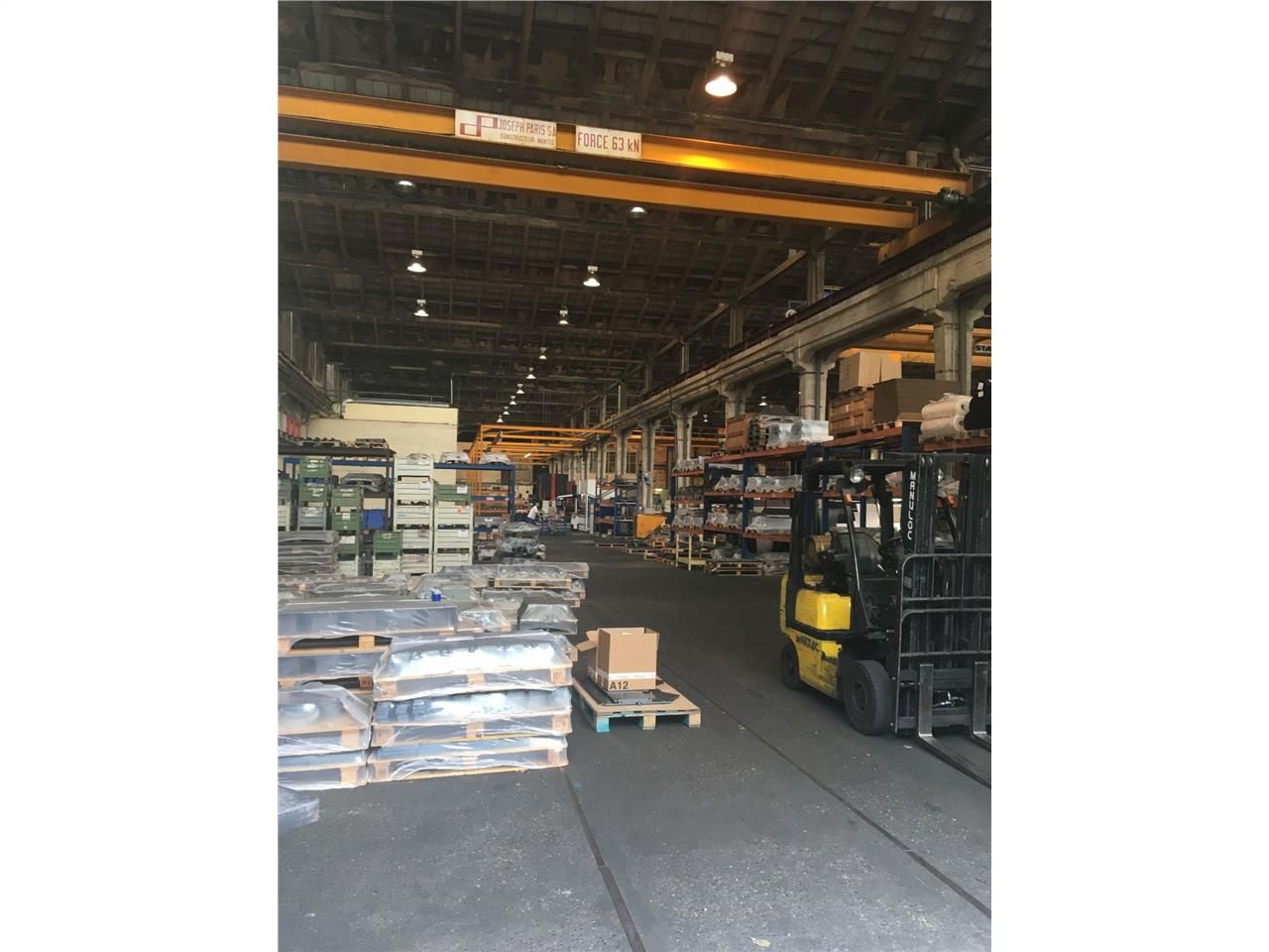 A LOUER entrepôt de 5 600 m² divisible à partir d