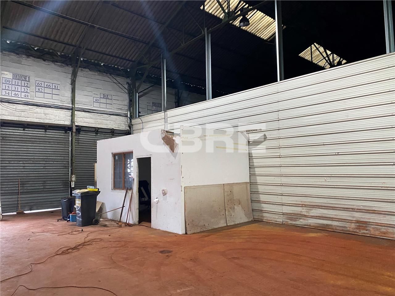 LOCAL D'ACTIVITÉS À LOUER - LOCALISATION : BÈGLES