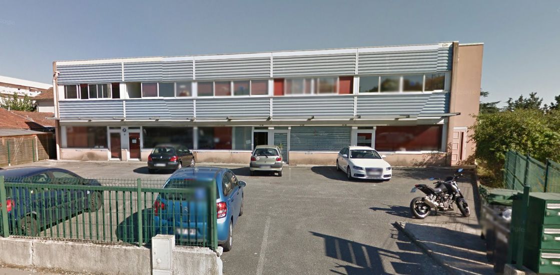 A louer bureaux en ZFU à Lormont au sein d'un imm