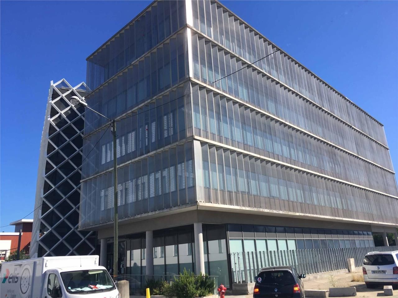 A LOUER - Au pied de la ligne A du tramway, dans 