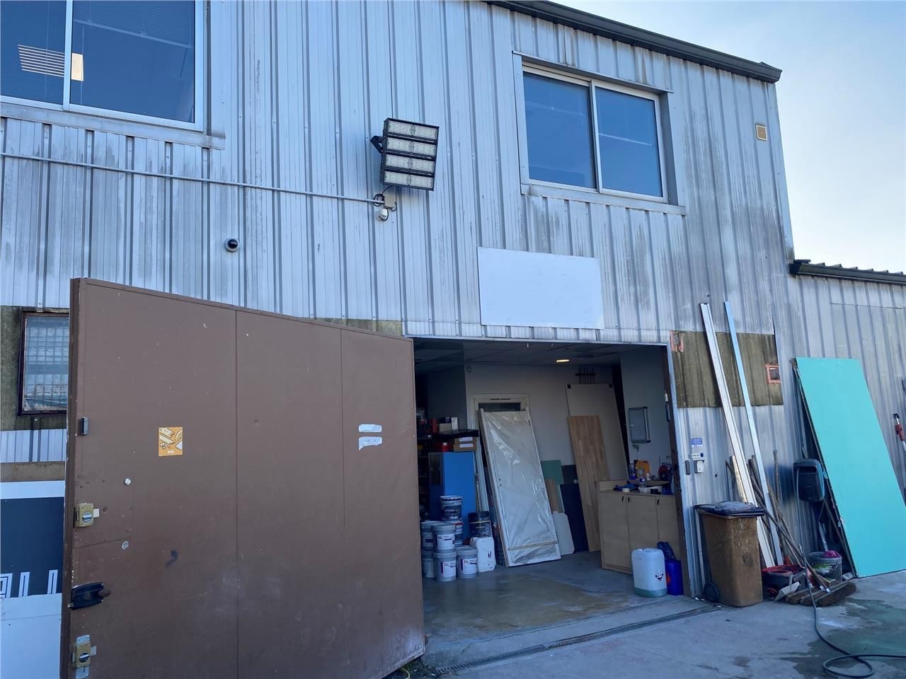 À LOUER - LOCAL D'ACTIVITÉ 230 M² À BÈGLES (33) -