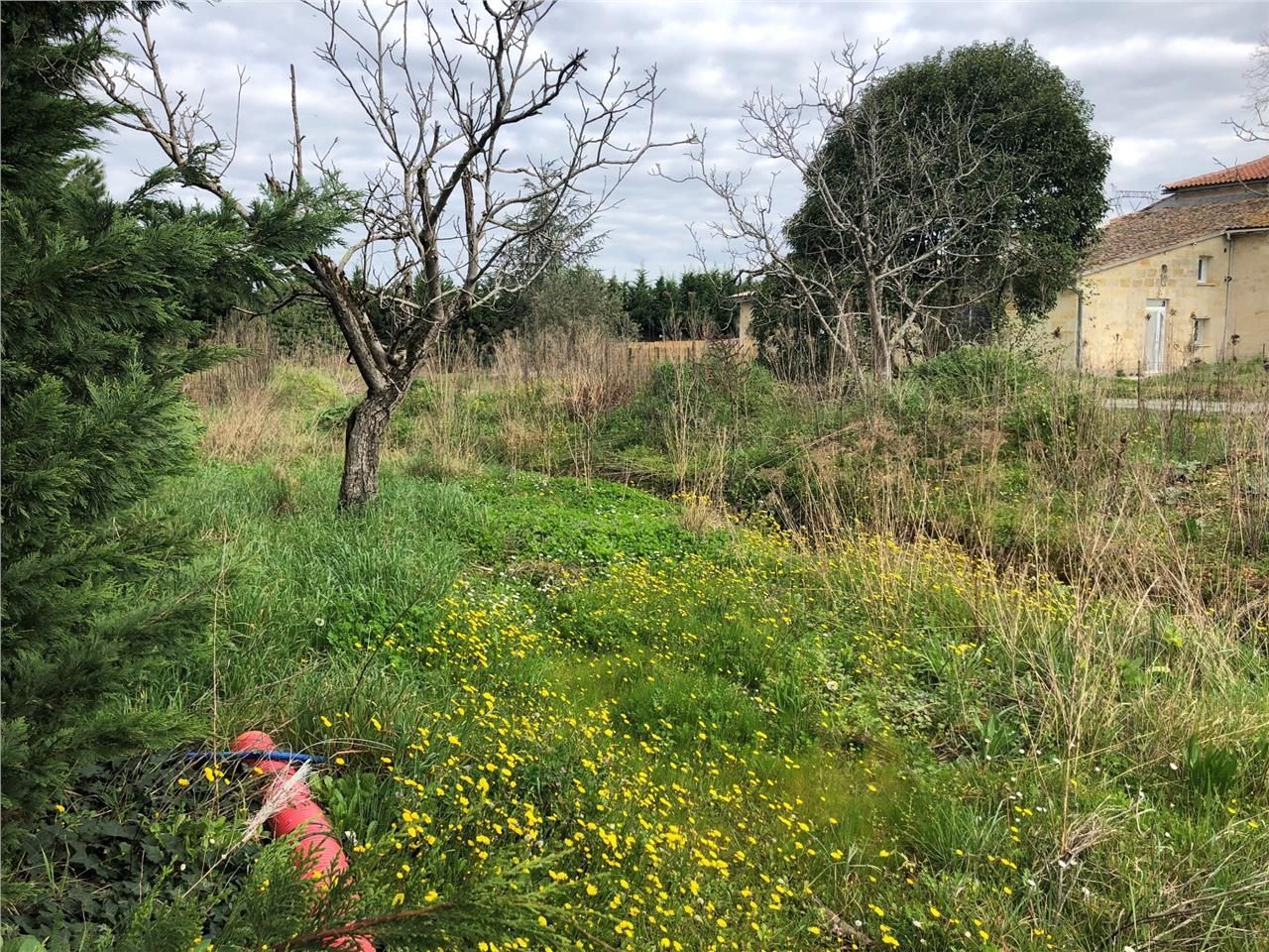 A VENDRE, terrain d'environ 1 200 m² au coeur de