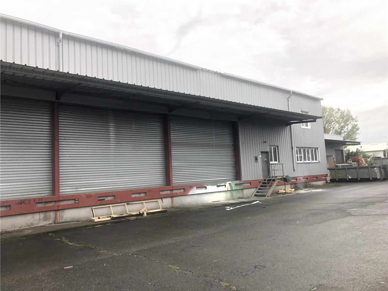 À LOUER - LOCAL D'ACTIVITÉ 900 M² À BÈGLES (33) -