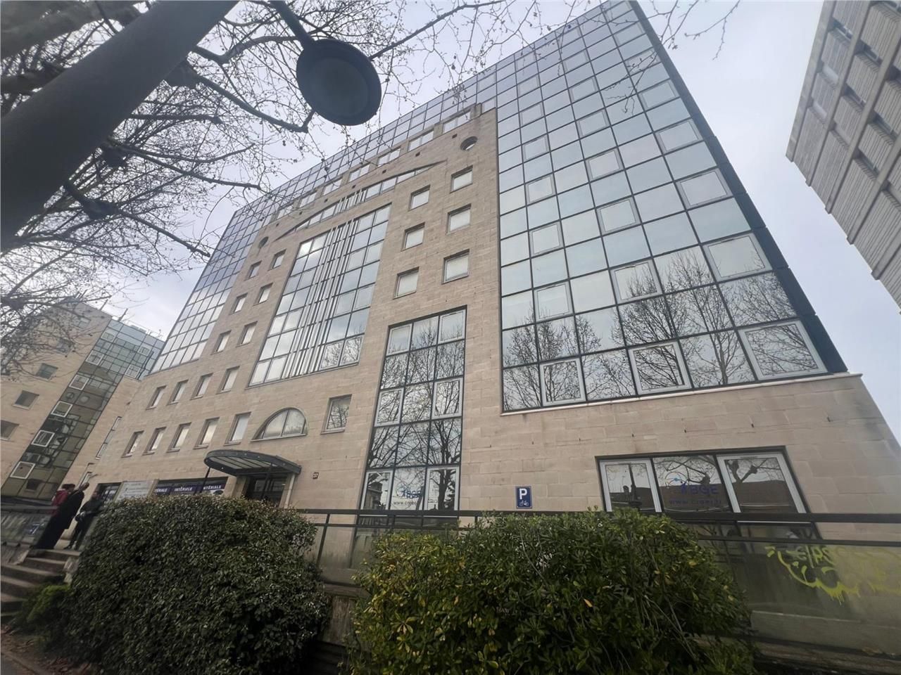 BORDEAUX - CBRE vous propose des bureaux à LOUER 