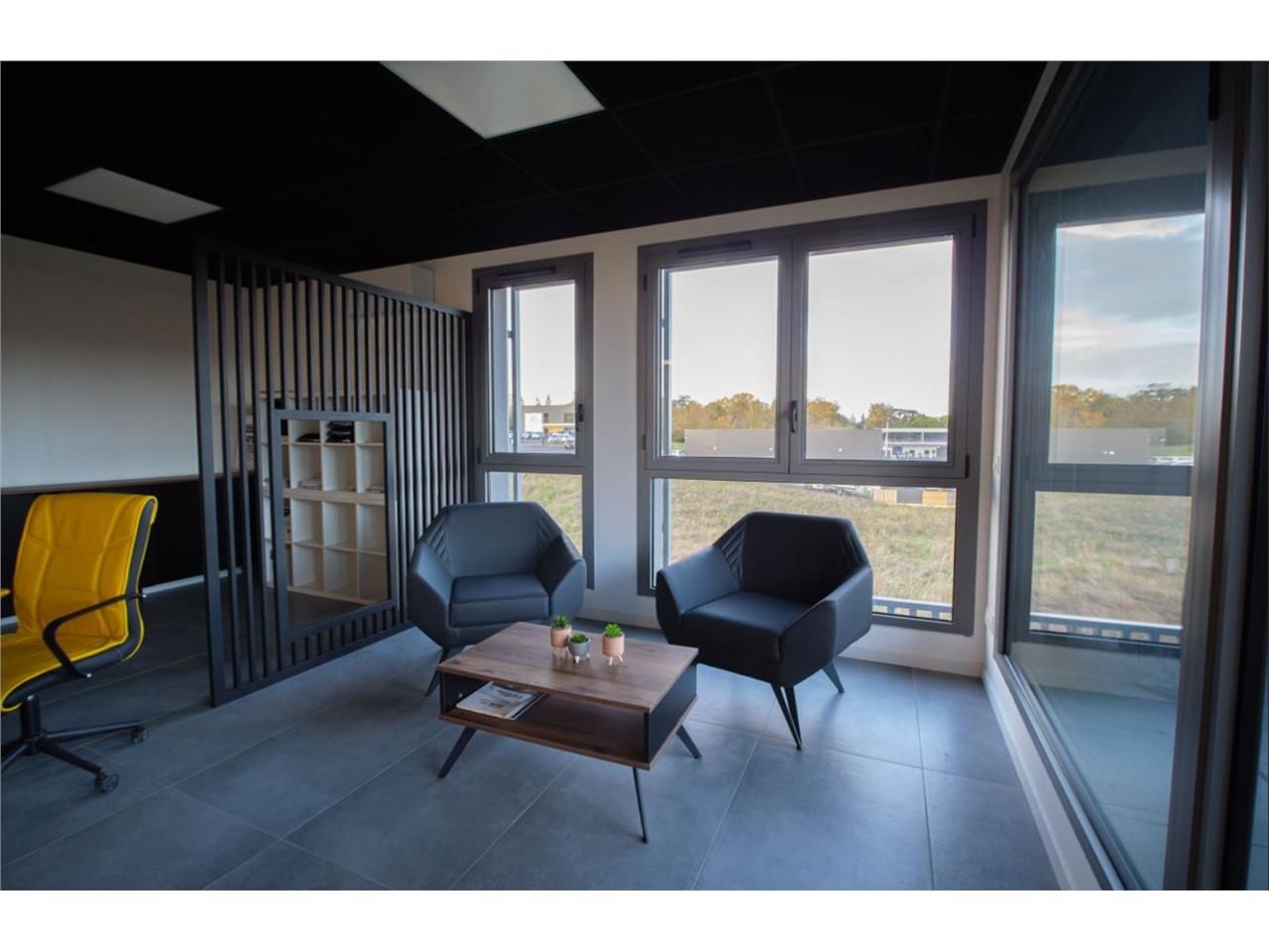 A LOUER, plateau de bureaux d'environ 700 m² en R