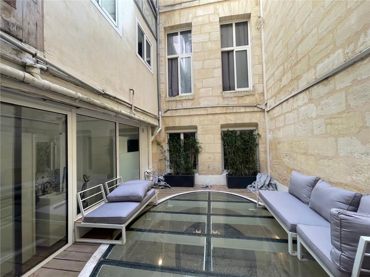 CBRE vous invite à venir découvrir une très belle