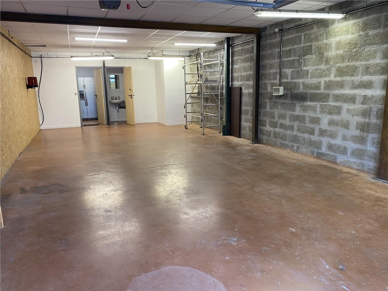 À LOUER : Local d'Activités de 70 m² à Bègles - I