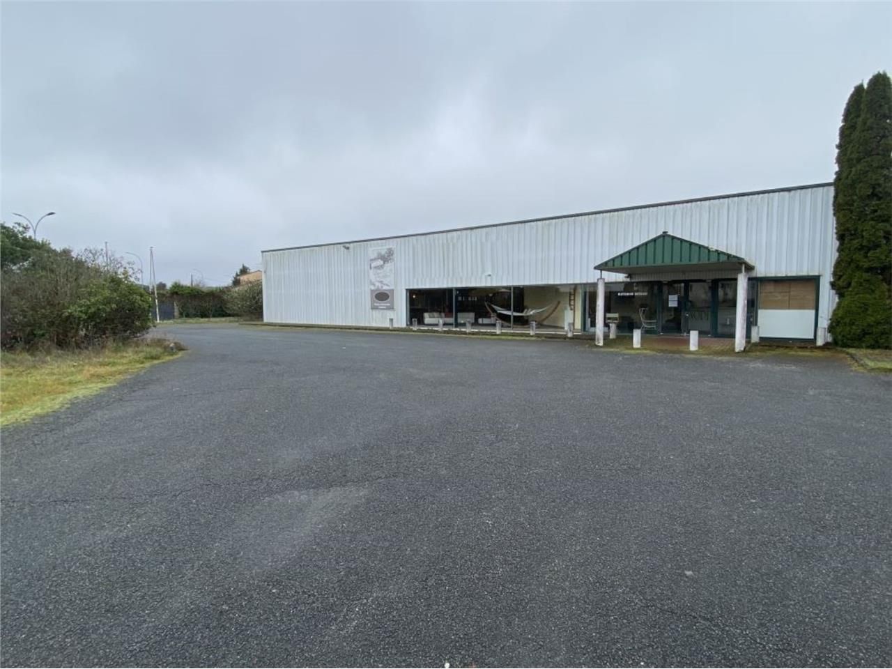 Opportunité Exceptionnelle : Local d'Activités/Sh