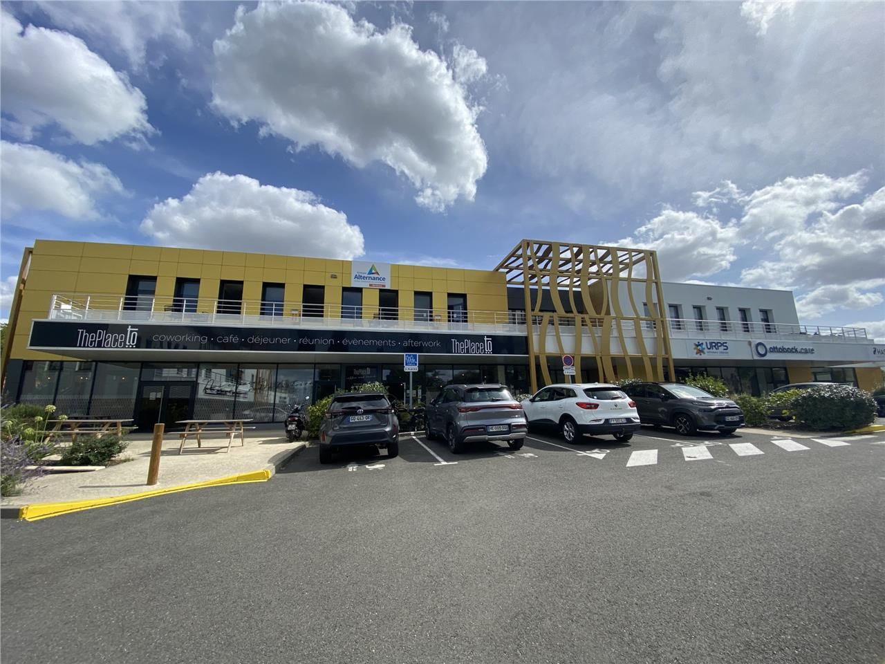 CBRE vous propose à la location, sur un axe bénéf