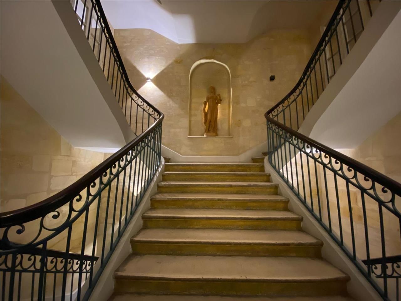 CBRE BORDEAUX vous propose à la location, au 3ème