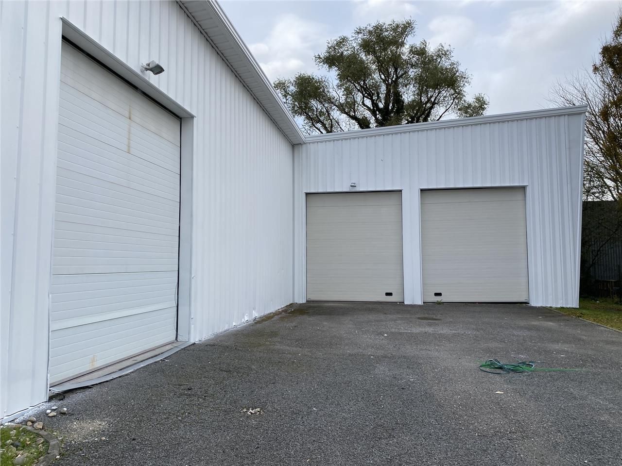 BLANQUEFORT - À LOUER : Entrepôt indépendant sur 