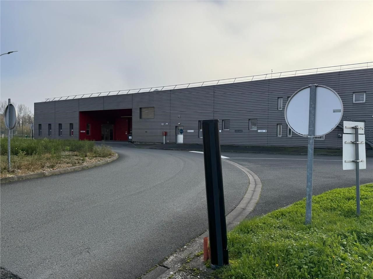 À louer - Local d'activités / atelier / entrepôt 