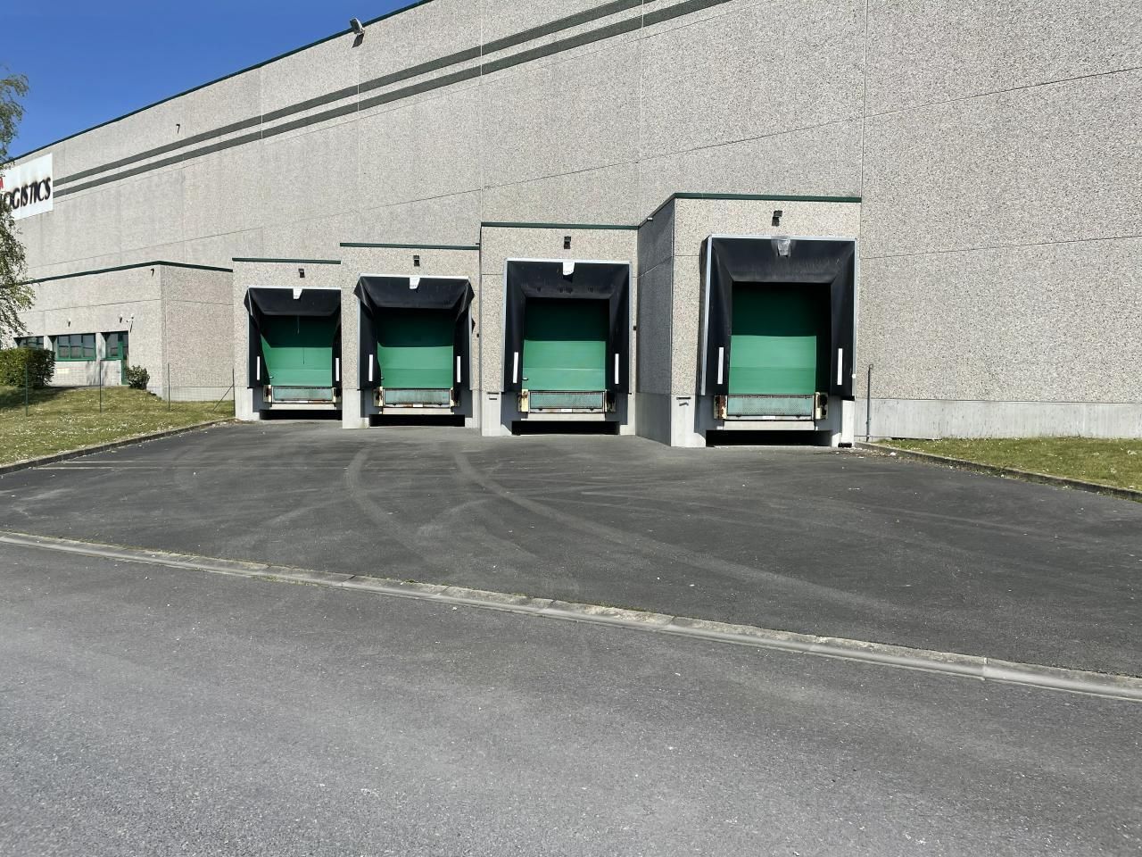 Location Entrepôts classe B 4184 m² non divisibles 80000 Amiens