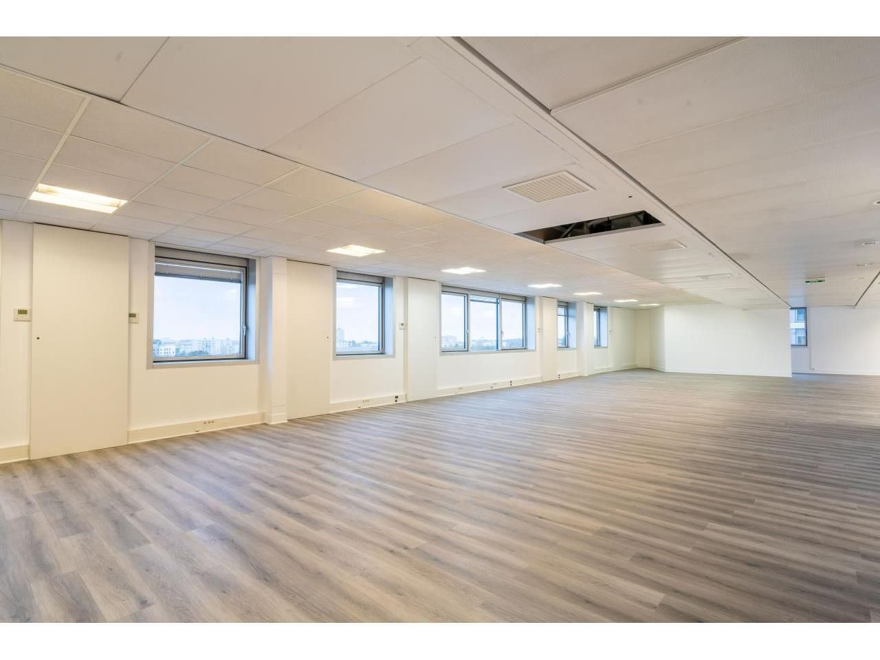 5142 m² pour ce bureaux en location à Noisy-le-grand