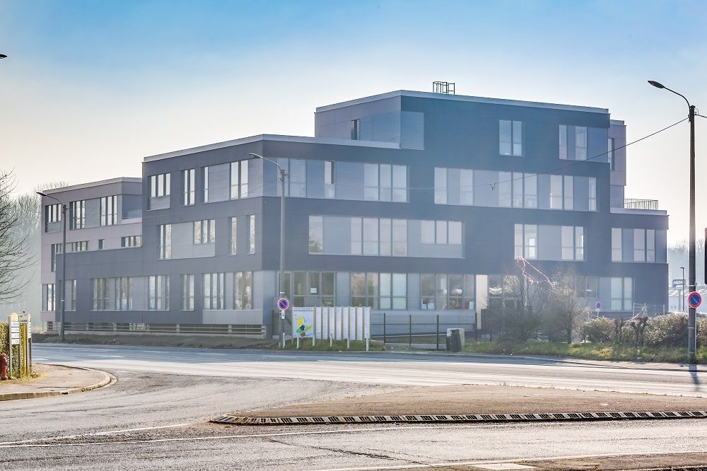 À l'entrée du  CRT de Lesquin, découvrez des surf