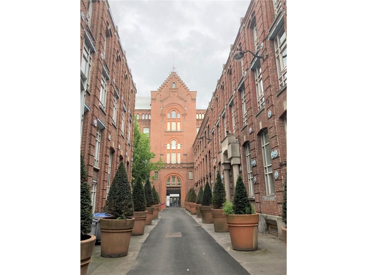 Surfaces de bureaux à vendre ! Nous avons le plai