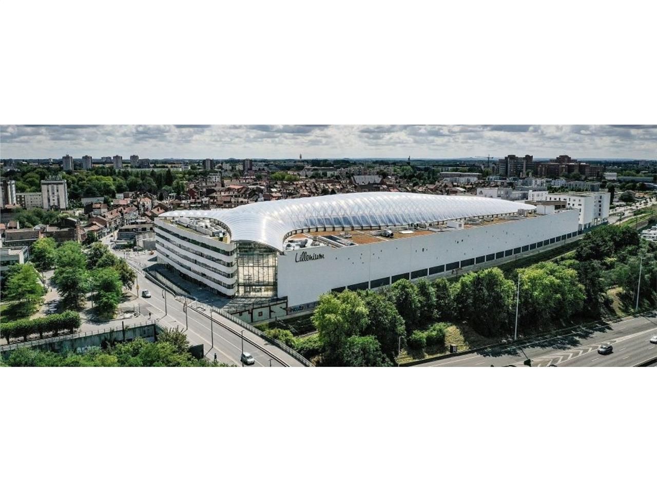 Ce programme d'envergure offre un emplacement exc