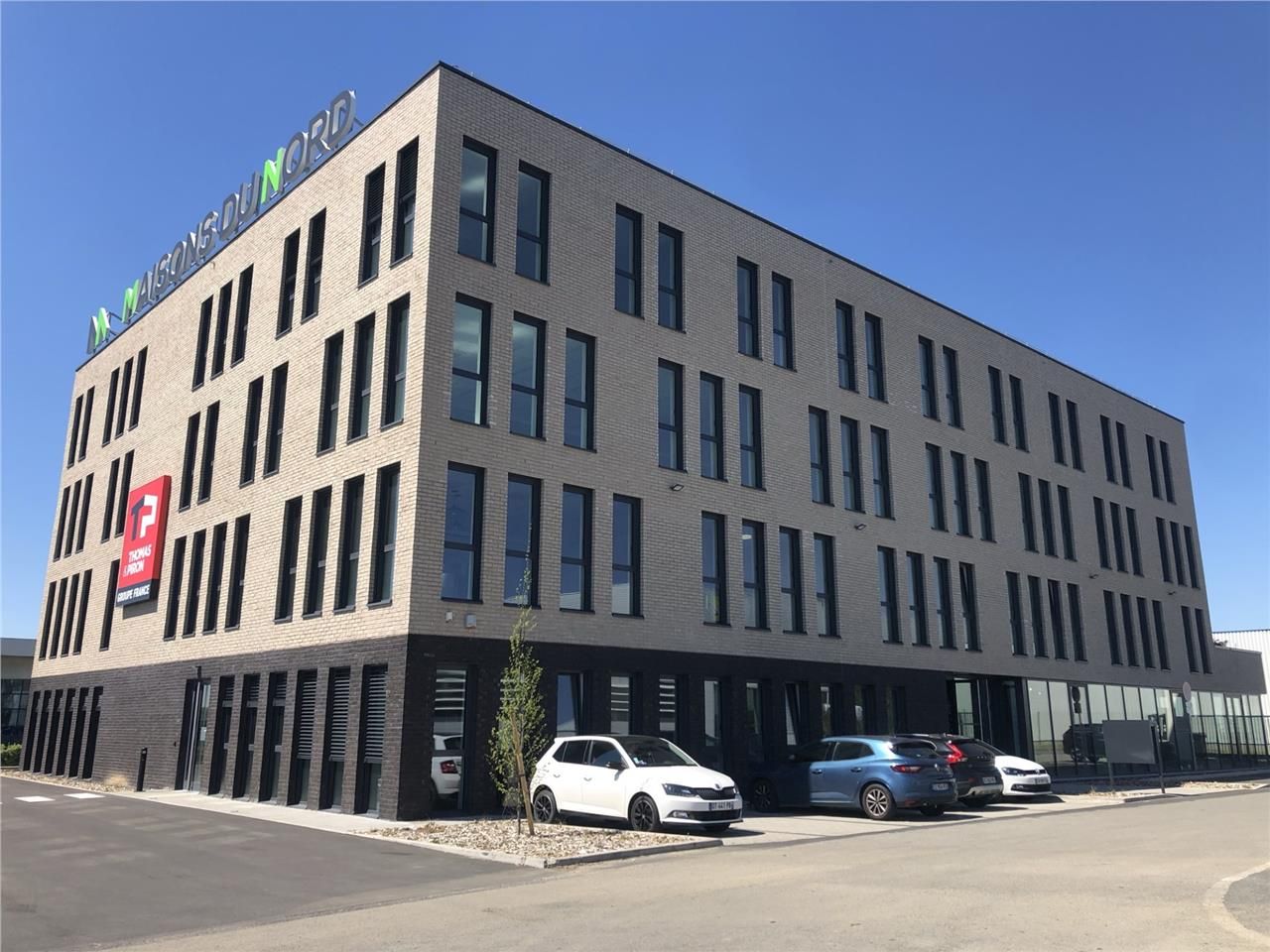 CBRE vous propose à la location des plateaux de b