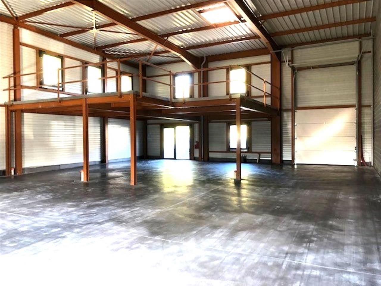 A vendre ou à louer, cellule d'activité neuve de