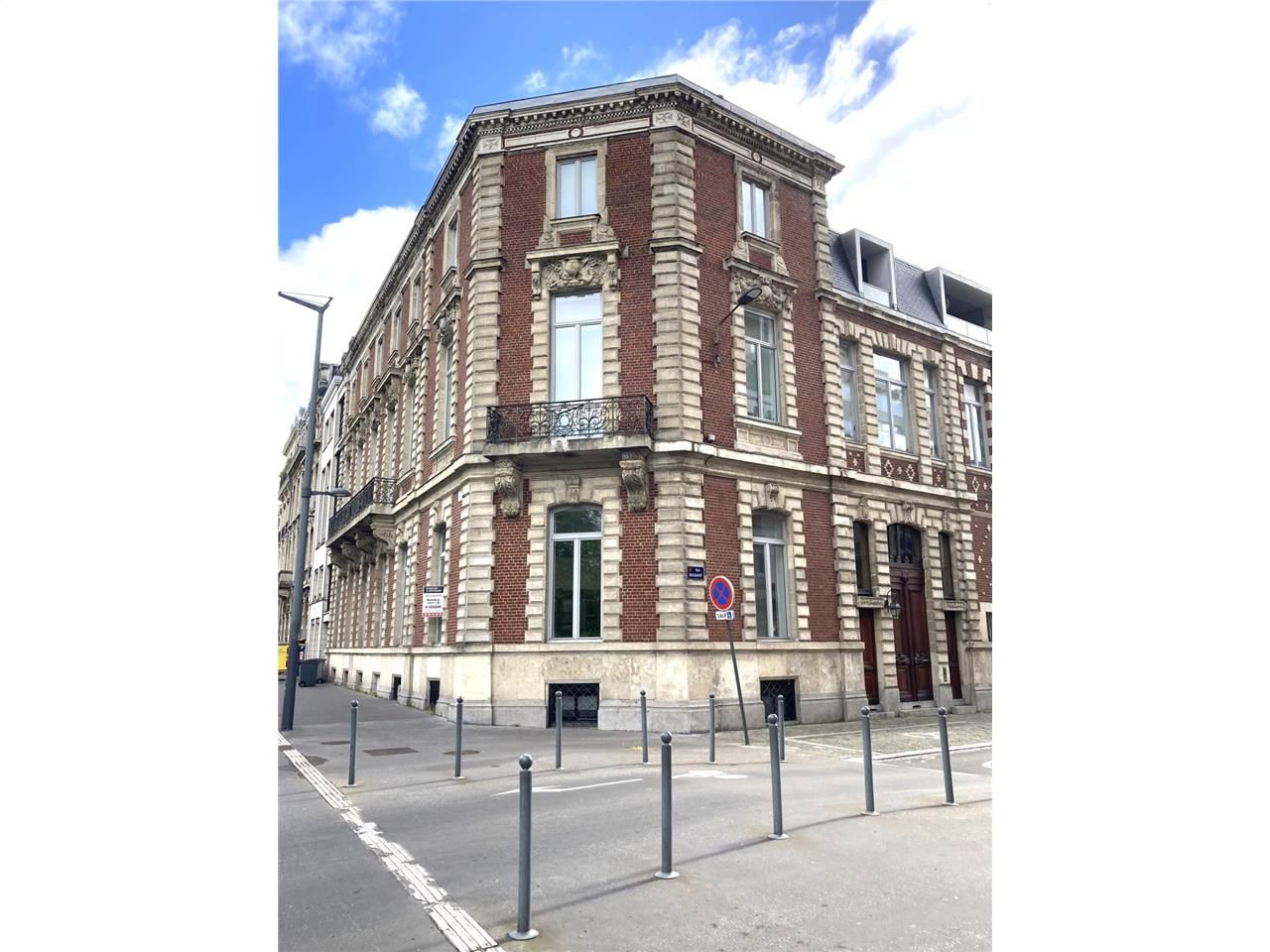 Bureaux à vendre avec effet d'enseigne garanti ! 