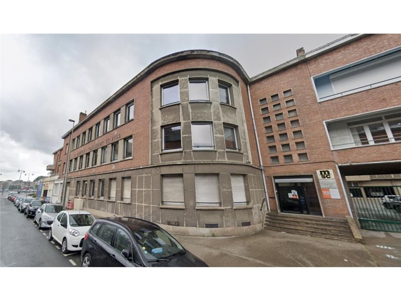 CBRE vous propose à la location deux plateaux de 