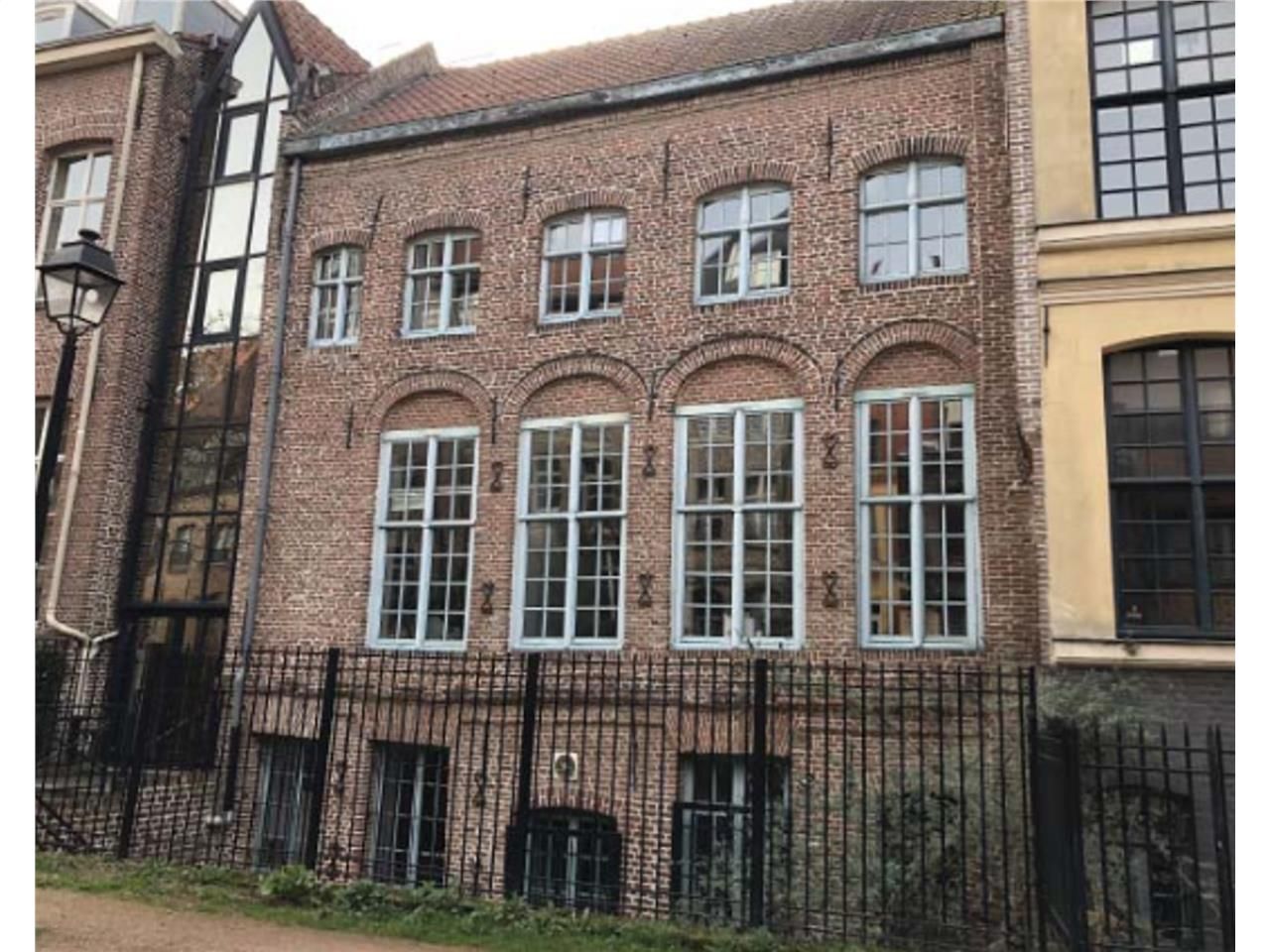 Situé en plein coeur du Vieux Lille et proche de