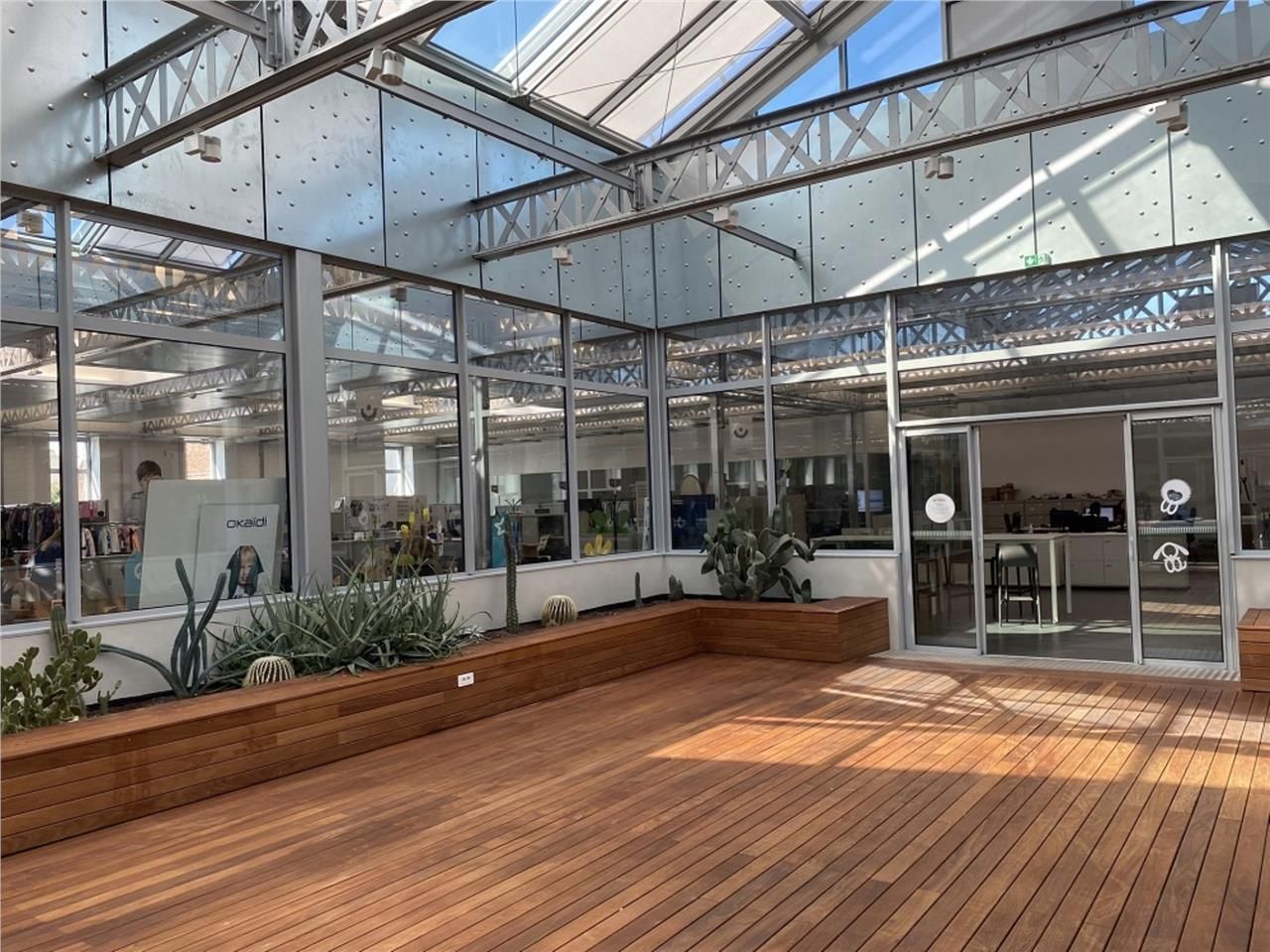 CBRE vous propose en sous-location 4 000 m² de bu