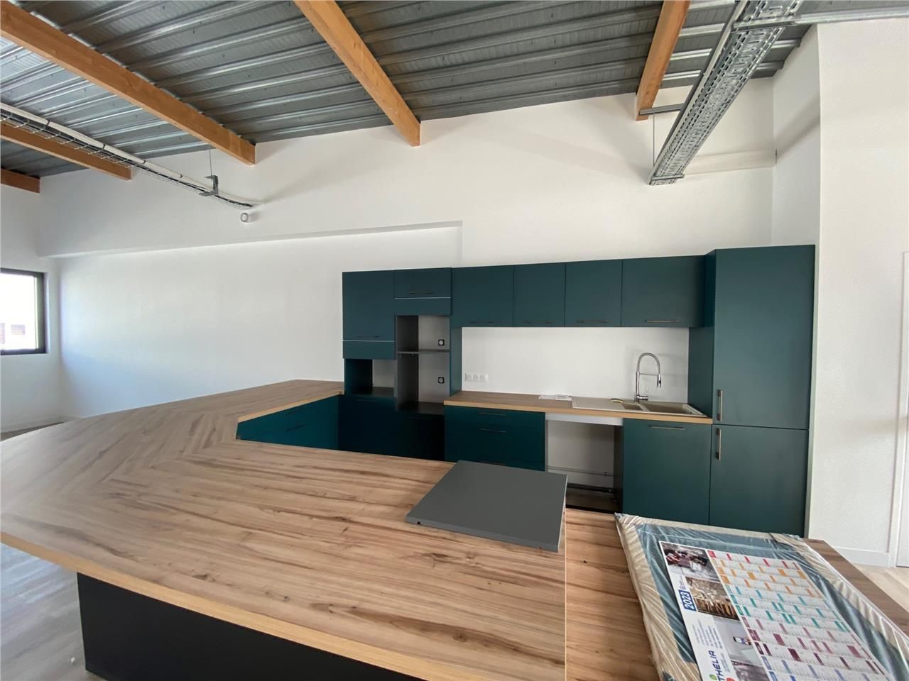 CBRE vous propose à la location, un plateau de bu