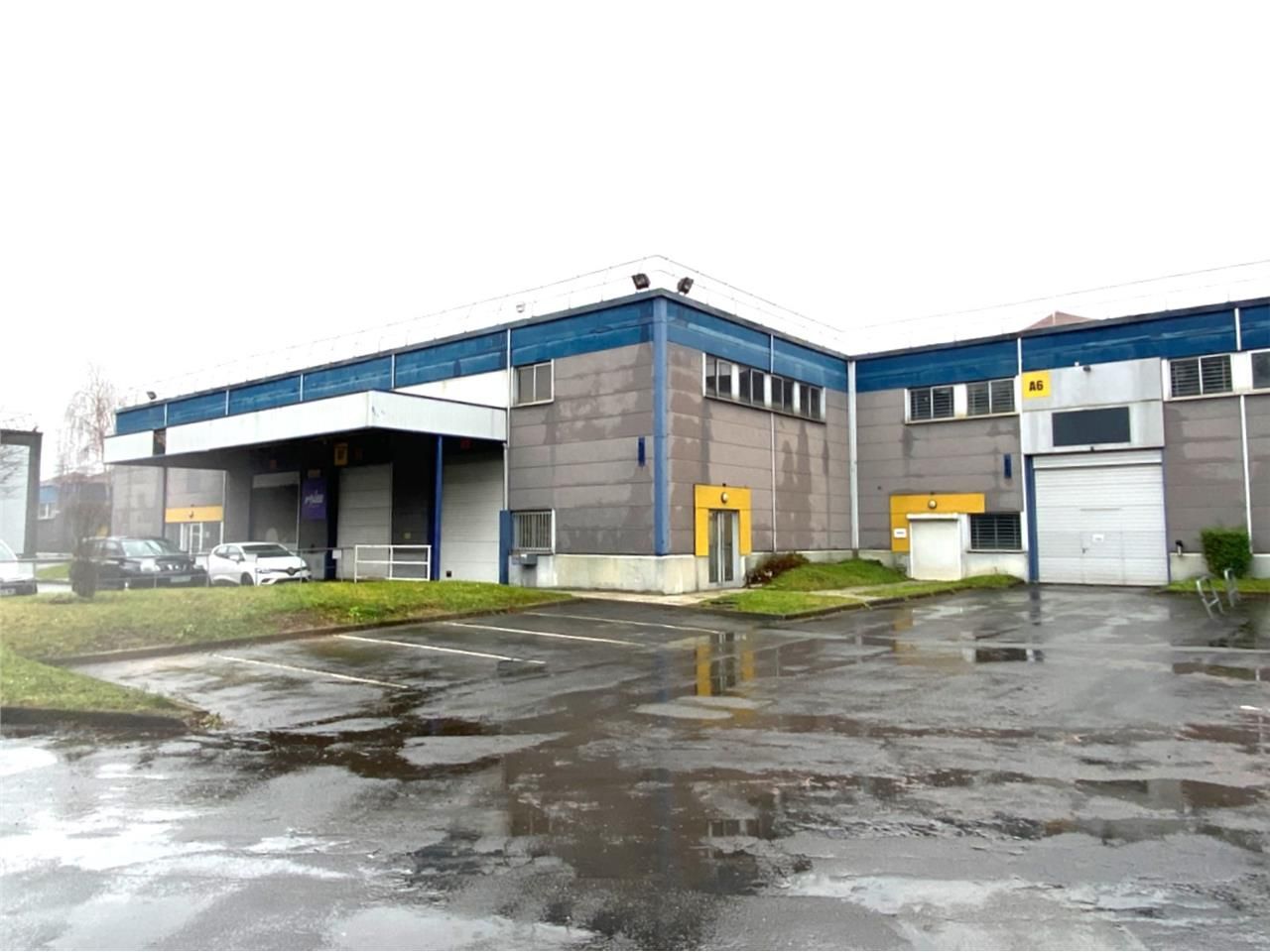 CBRE vous propose à la location, deux cellules d'