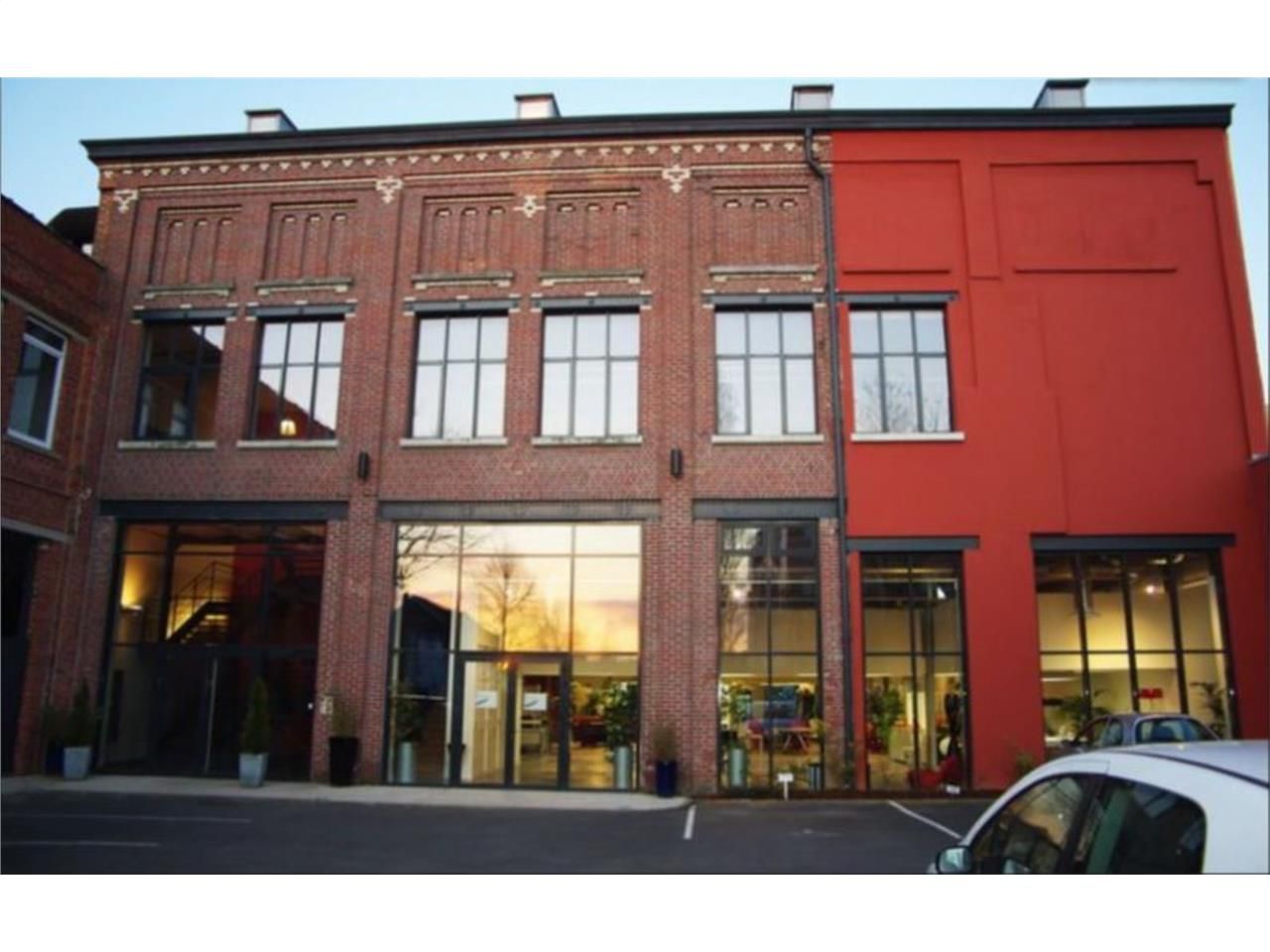 A louer ou à vendre sur Roubaix, une surface d'ac